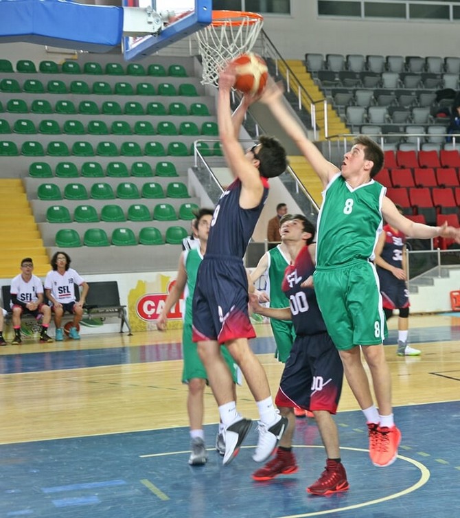 okul-sporlari-2016-2017-egitim-ogretim-yili-faaliyet-programinda-yer-alan-okul-sporlari-basketbol-(b)gencler-kiz-erkek-bolgesel-eleme-yarismalari-rize’de-basladi-(1).jpg