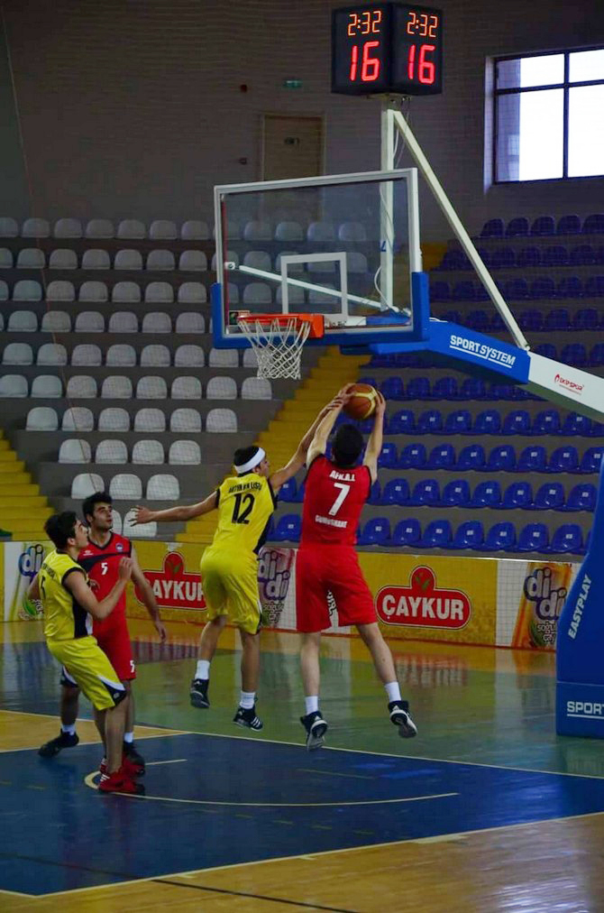 okullararasi-basketbol-grup-musabakalari-rize’de-basladi-(5).jpg