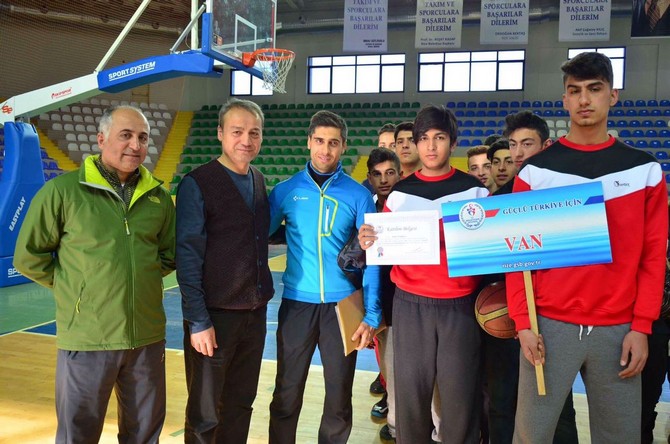 okullararasi-basketbol-grup-musabakalari-rize’de-basladi-(8).jpg