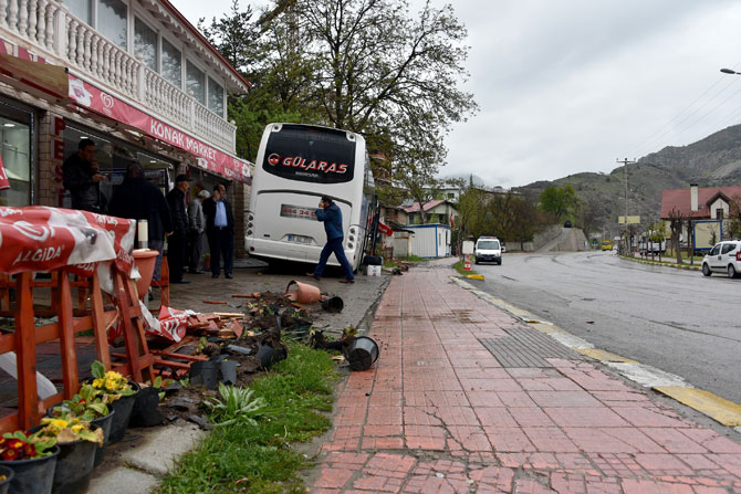 olum-dogum-gununde-direksiyon-basinda-yakaladi-15.jpg olum-dogum-gununde-direksiyon-basinda-yakaladi-15.jpg