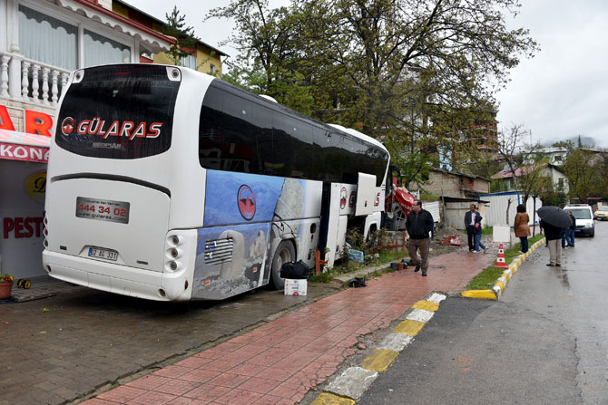 olum-dogum-gununde-direksiyon-basinda-yakaladi-7.jpg olum-dogum-gununde-direksiyon-basinda-yakaladi-7.jpg