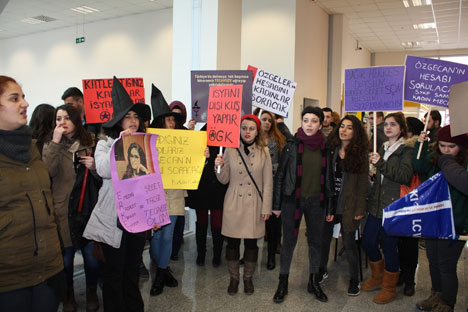 omulu-ogrenciler-ozgecan-icin-yurudu-4.jpg omulu-ogrenciler-ozgecan-icin-yurudu-4.jpg