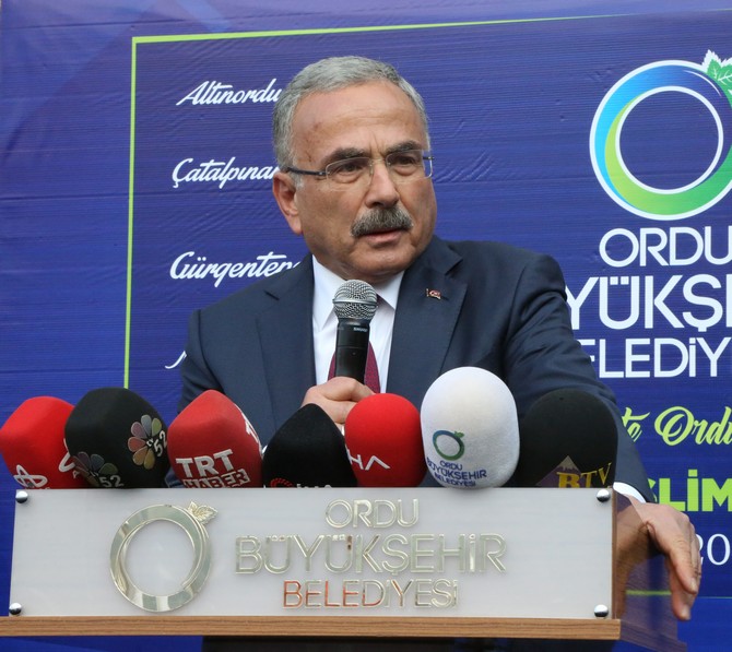 ordu-buyuksehir-belediye-baskani-guler-gorevine-basladi-(2).jpg