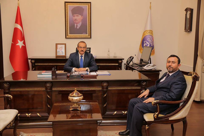 ordu-il-saglik-muduru-olarak-goreve-baslayan-doc.-dr.-halit-cinarka,-goreve-basladiktan-sonra-ilk-olarak-vali-seddar-yavuz´u-ziyaret-etti..jpg