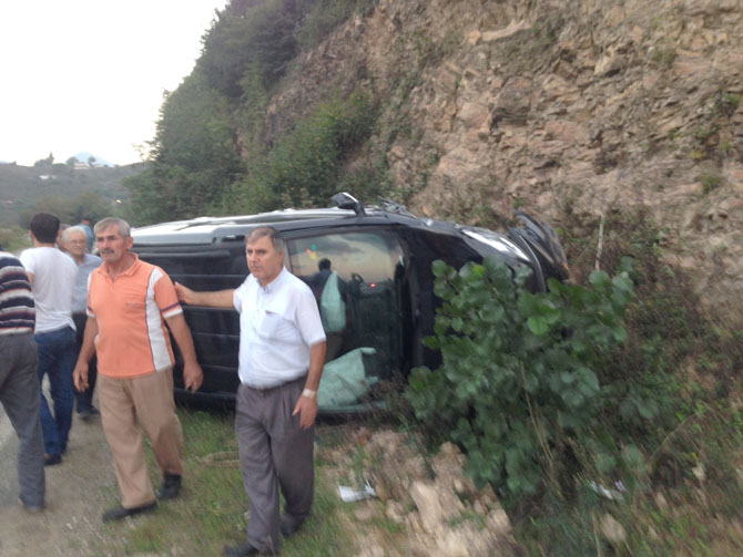 orduda-kamyonet-otomobille-carpisti-8-yarali-1.jpg orduda-kamyonet-otomobille-carpisti-8-yarali-1.jpg