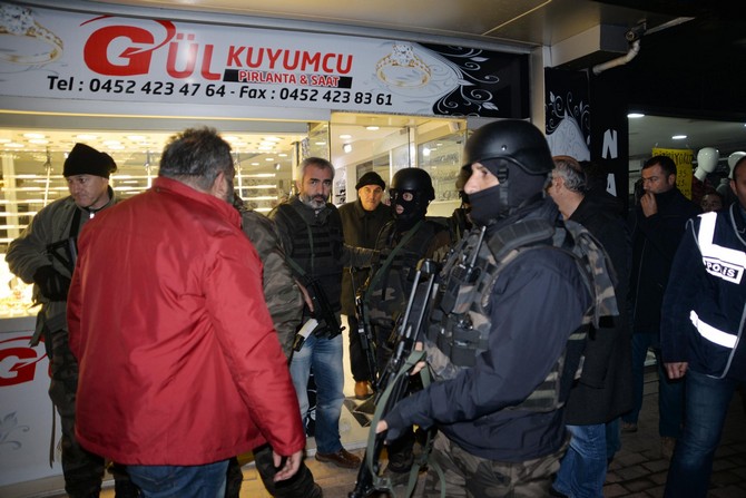 orduda-kuyumcu-soyguncusu-2-kardes-teslim-oldu-(4).jpg