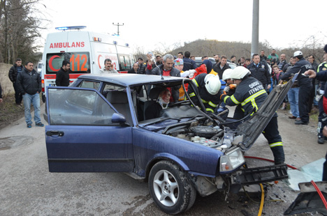 orduda-trafik-kazasi-3-yarali-2.jpg orduda-trafik-kazasi-3-yarali-2.jpg