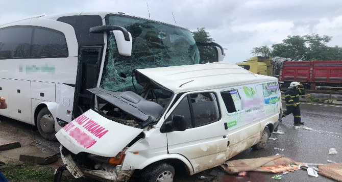 orduda-yolcu-otobusu-minibusle-carpisti-3olu,-11yarali.jpg