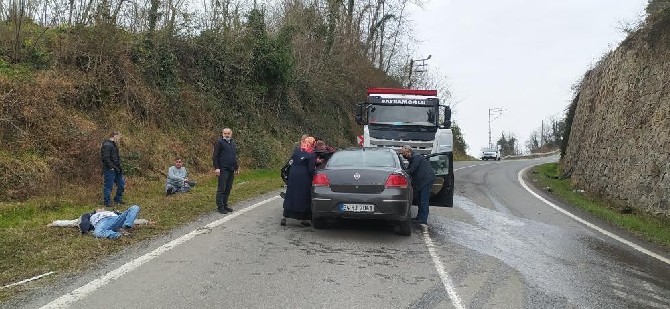 ordunun-fatsa-ilcesinde-otomobil-ile-kamyonun-carpismasi-sonucu-meydana-gelen-trafik-kazasinda-2-kisi-hayatini-kaybetti-2-kisi-yaralandi-2.jpg