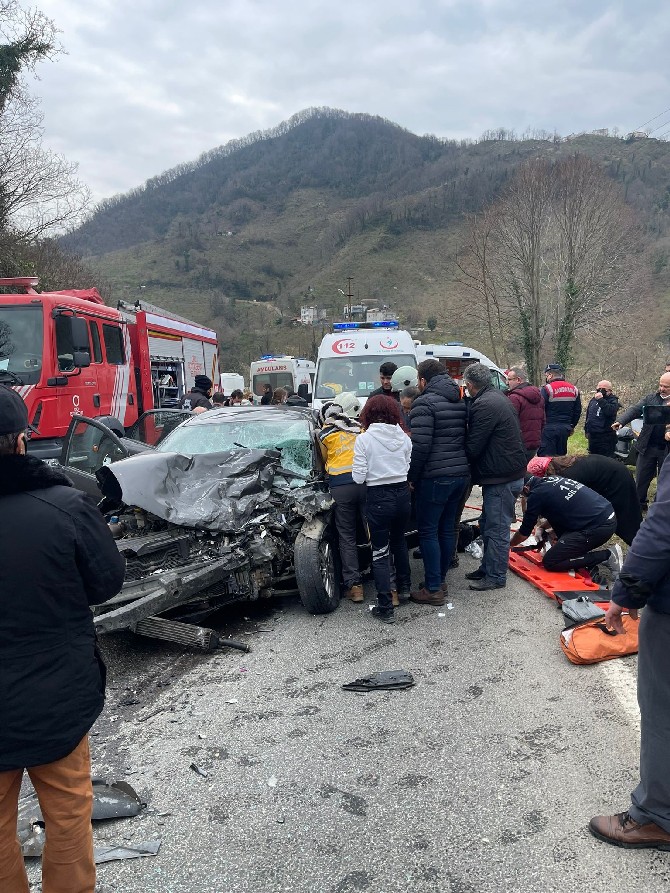 ordunun-fatsa-ilcesinde-otomobil-ile-kamyonun-carpismasi-sonucu-meydana-gelen-trafik-kazasinda-2-kisi-hayatini-kaybetti-2-kisi-yaralandi-6.jpg
