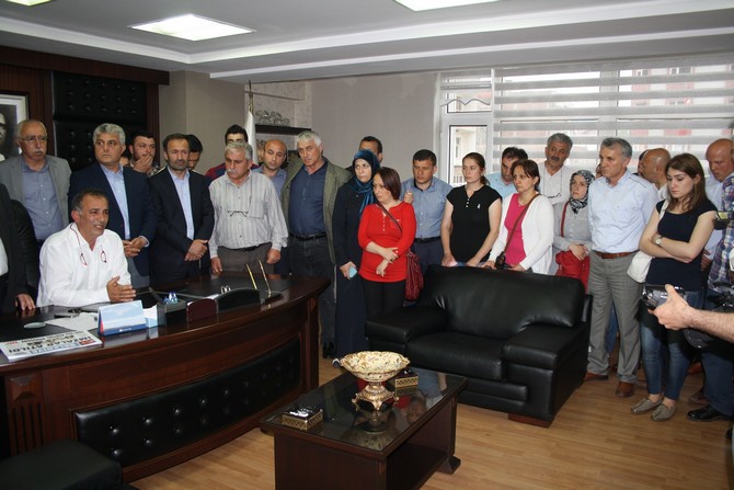 organ-bicakcioglu-besikduzu-belediye-baskani-makaminda-darp-edildi-(3).jpg
