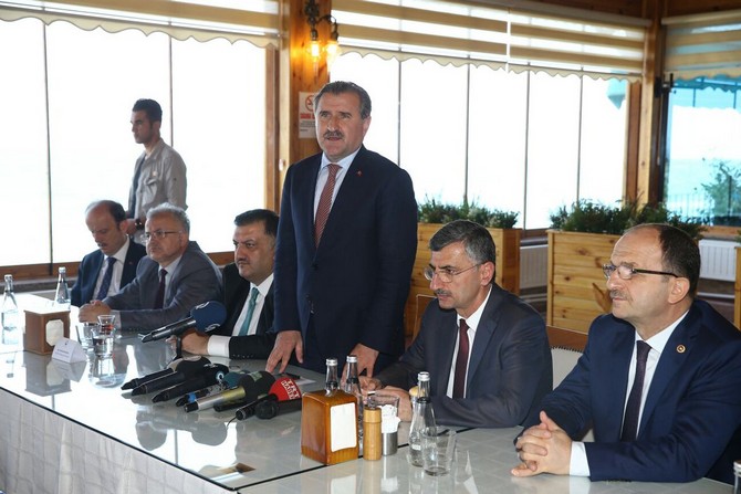 osman-askin-bak-genclik-ve-spor-bakani-rizede-(2).jpg