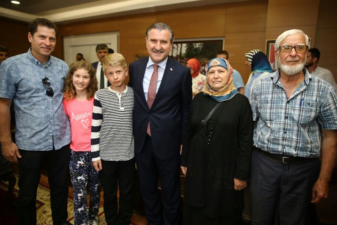 osman-askin-bak-genclik-ve-spor-bakani-rizede-(7).jpg