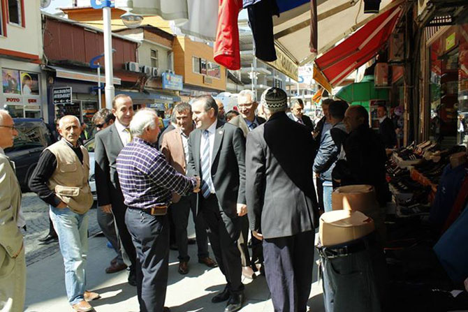 osman-askin-bak-pazarda-2.jpg osman-askin-bak-pazarda-2.jpg