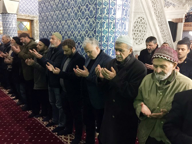 osman-karavin-icin-mevlid-okutuldu-(6).jpg