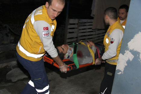 otomobil-irmaga-uctu-6-yarali-5.jpg otomobil-irmaga-uctu-6-yarali-5.jpg