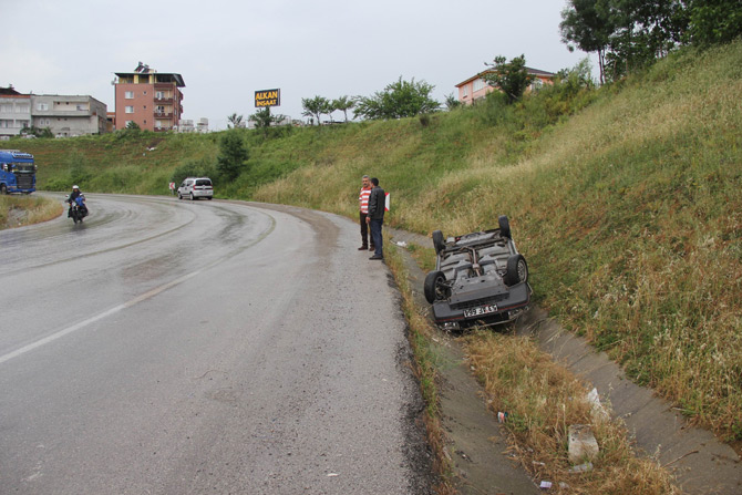 otomobil-su-kanalina-devrildi-1.jpg otomobil-su-kanalina-devrildi-1.jpg