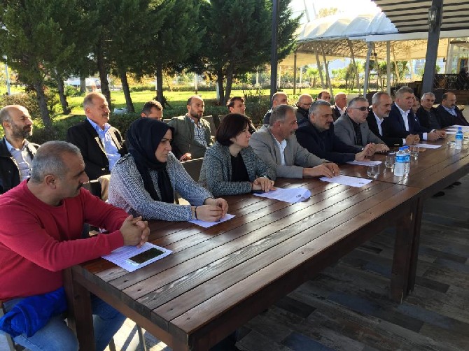oz-gida-is-sendikasi-dogu-karadeniz-rize-sube-baskanligi-basin-toplantisi-(1).jpg