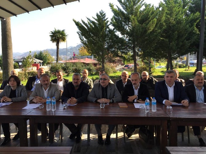 oz-gida-is-sendikasi-dogu-karadeniz-rize-sube-baskanligi-basin-toplantisi-(4).jpg