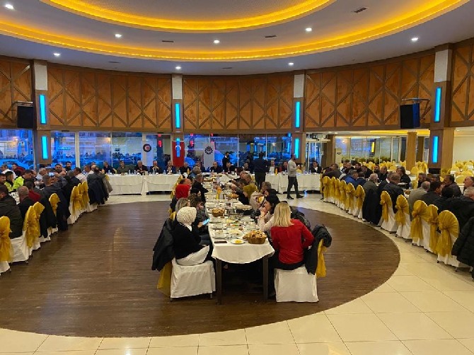 oz-gida-is-sendikasi-dogu-karadeniz-rize-sube-baskanligi-tarafindan-iftar-yemegi-duzenlendi-4.jpg