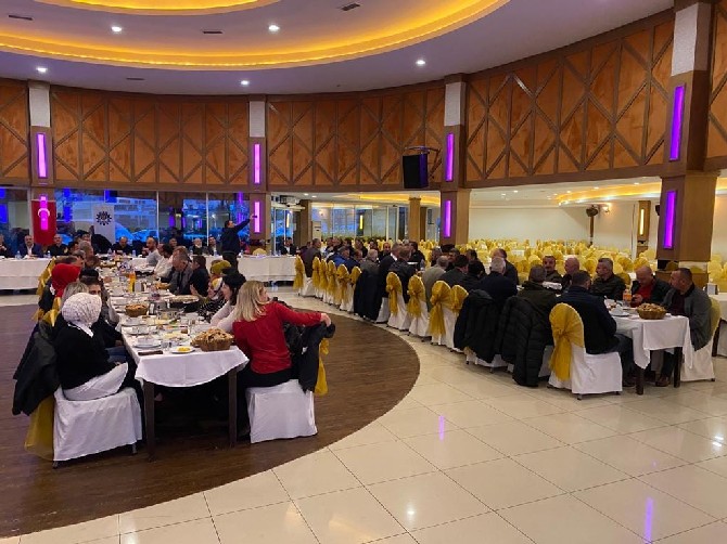 oz-gida-is-sendikasi-dogu-karadeniz-rize-sube-baskanligi-tarafindan-iftar-yemegi-duzenlendi-8.jpg