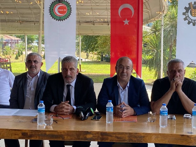 oz-gida-is-sendikasi-genel-baskan-yardimcilari-tevfik-hanceroglu-sultan-murat-karadag-ile-dogu-karadeniz-sube-baskani-hasan-fehmi-bursali-rizede-basin-mensuplari-ile-bir-araya-geldi-3.jpg