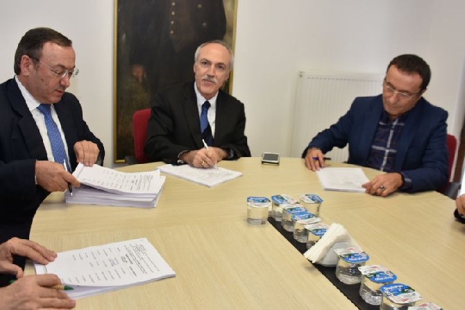 oz-gida-is-sendikasi-ile-caykur-arasindaki-sozlesme-imzalandi-(6).jpg