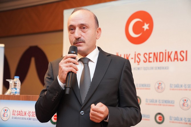 oz-saglik-is-sendikasi-genel-baskani-devlet-sert-kentte-bir-otelde-gerceklestirilen-rize-sube-1-olagan-kongresine-katildi-3.jpg