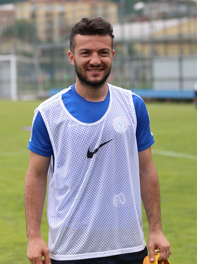 ozgur-cek-rizesporda.jpg ozgur-cek-rizesporda.jpg