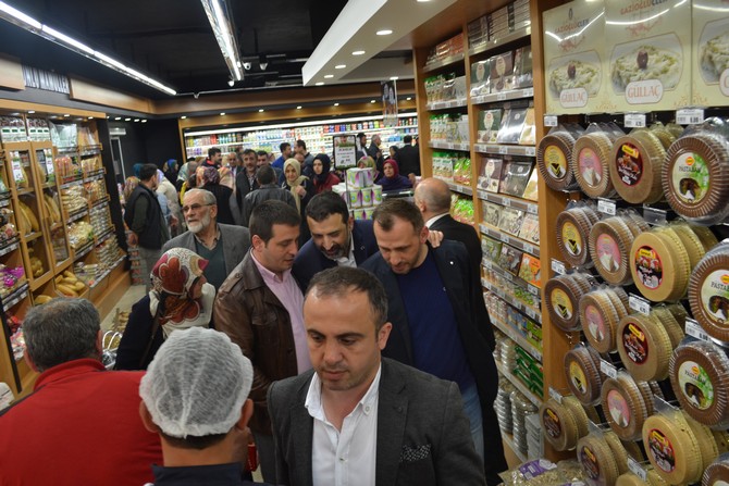 ozguven-market-rizede-acildi-(34).jpg