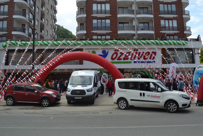 ozguven-market-rizede-acildi-(48).jpg