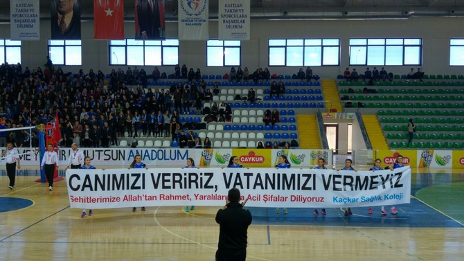 pazar-kackar-saglik-koleji-voleybol-takimi-(6).jpg