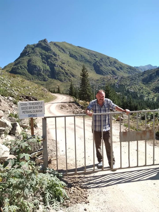 petran-yaylasi’na-giriste-covid-19-salginina-karsi-demir-kapili-onlemi.jpg