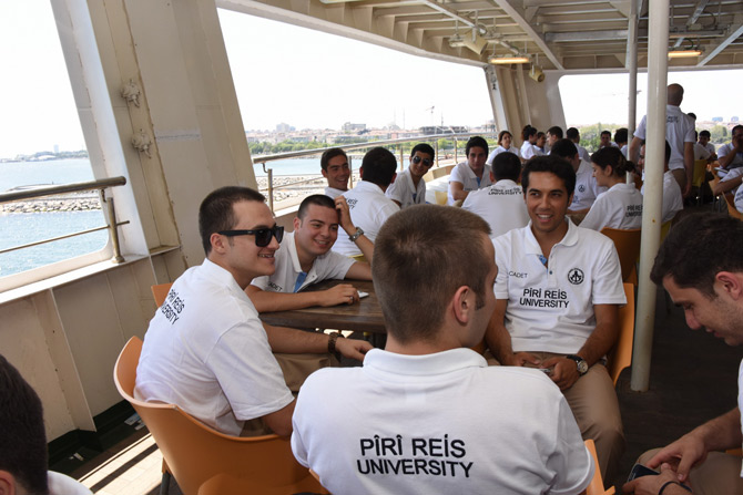 piri-reis-universitesi-uygulama-gemisi-rize-limani’nda-4.jpg