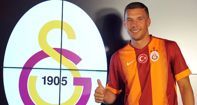 podolski-imzayi-atti,-cayini-icti3.jpg podolski-imzayi-atti,-cayini-icti3.jpg