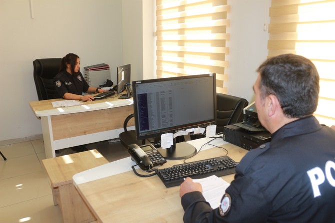 polis-baba-kiz-halil-ucar-ve-aysenur-ucar-(6).jpg