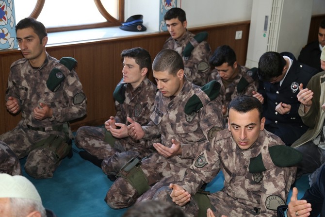 polis-haftasi-nedeniyle-rizede-mevlid-okutuldu-(6).jpg