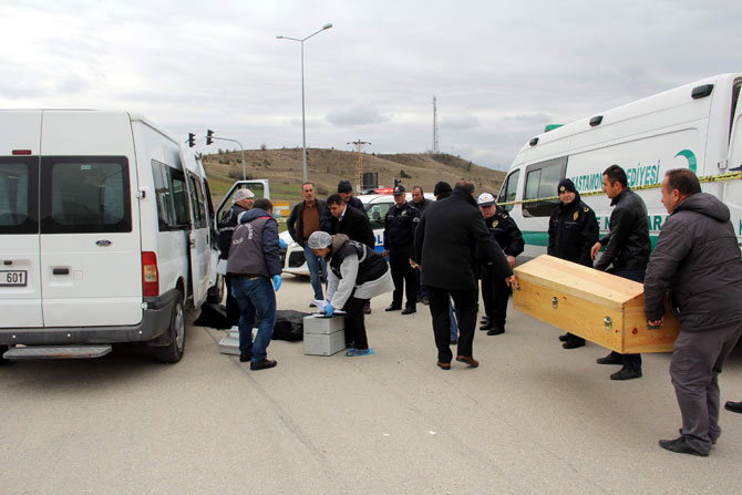 polis-memuru-minibuste-intihar-etti.jpg polis-memuru-minibuste-intihar-etti.jpg