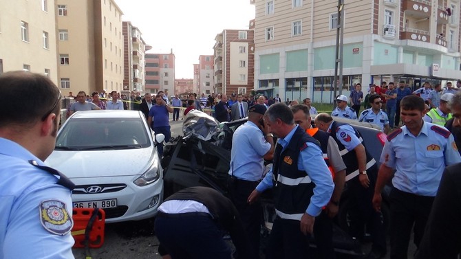 polis-ve-ailesi-zincirleme-kaza-kurbani-(4).jpg