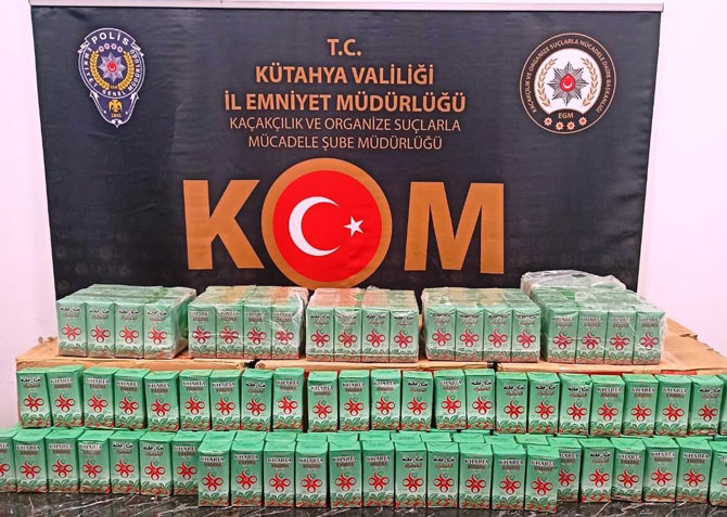 polisin-durdurdugu-aractan-2125-kilo-kacak-cay-cikti.jpg
