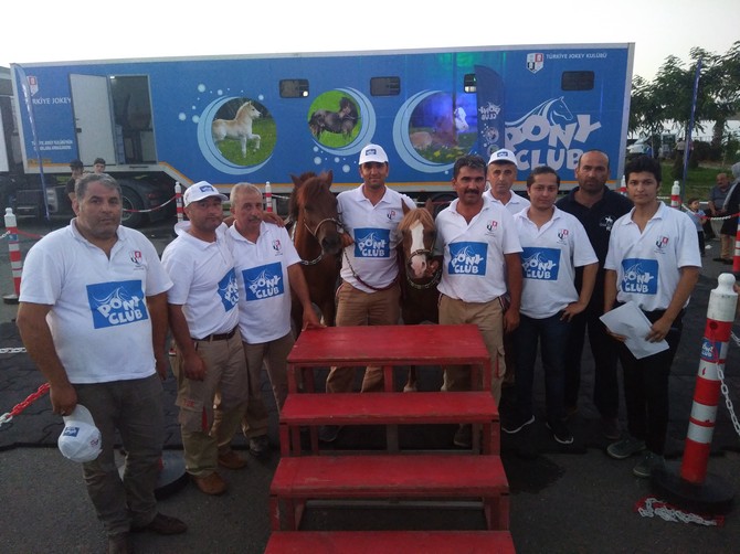 pony-atlari-rize’de-cocuklari-eglendirdi-(23).jpg