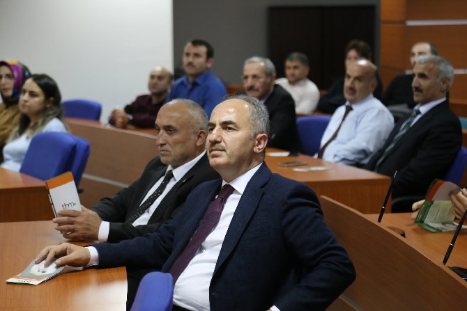 prof.-dr.-hasan-turut,-rize-belediyesi-personeline-sigaranin-zararlarini-anlatti-(4).jpg