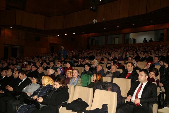 prof.-dr.-mehmet-celik,-rize’de-15-temmuz-konulu-konferans-verdi-(1).jpg