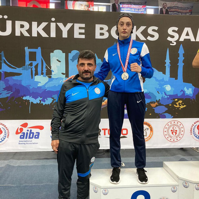 rabia-erkan-caykur-rizesporlu-boksor.jpg