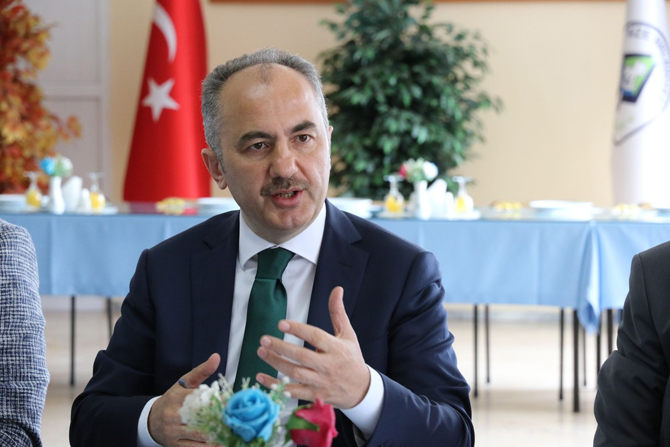rahmi-metin-rize-belediye-baskani-001.jpg