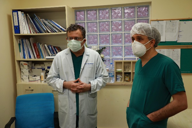recep-tayyip-erdogan-universitesi-egitim-ve-arastirma-hastanesi-anestezi-ve-reanimasyon-uzmani-doktor-ogretim-uyesi-tolga-koyuncu,-yeni-tip-koronavirus-(kovid-19)-surecinde-yasadiklarini-anlatti-(5).jpg