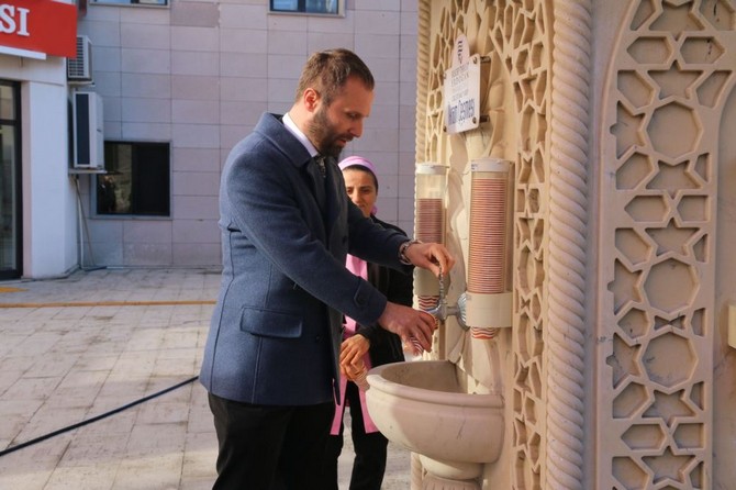 recep-tayyip-erdogan-universitesi-gelistirme-vakfi-tarafindan-universitenin-merkez-kampusunde-konumlandirilan-ikram-cesmesi-yeniden-hizmete-sunuldu-3.jpg