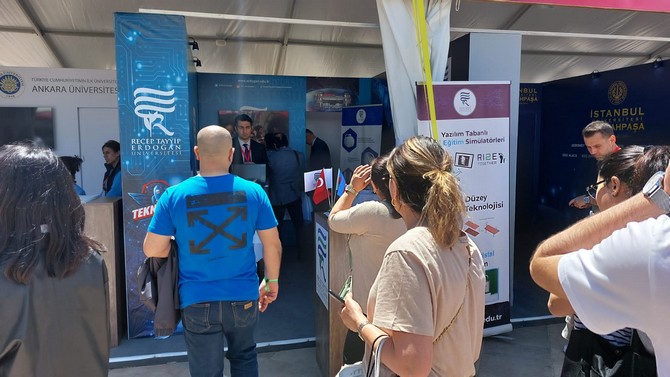 recep-tayyip-erdogan-universitesi-havacilik-uzay-ve-teknoloji-festivali-teknofest-azerbaycanda-9.jpg