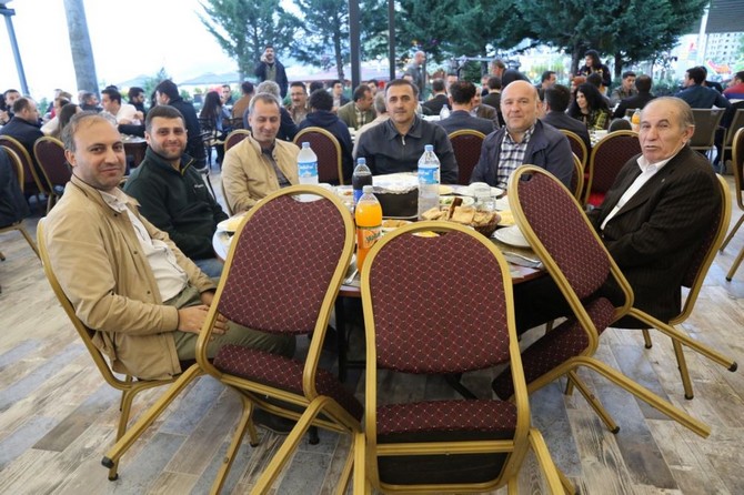 recep-tayyip-erdogan-universitesi-iftar-yemeginde-bulustu-(25).jpg