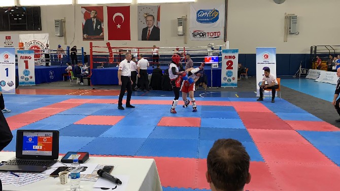 recep-tayyip-erdogan-universitesi-rteu-ogrencisi-sena-amine-nur-ozgen-erzurumda-duzenlenen-turkiye-universiteler-kick-boks-sampiyonasinda-birinci-olarak-altin-madalya-kazandi-2.jpg